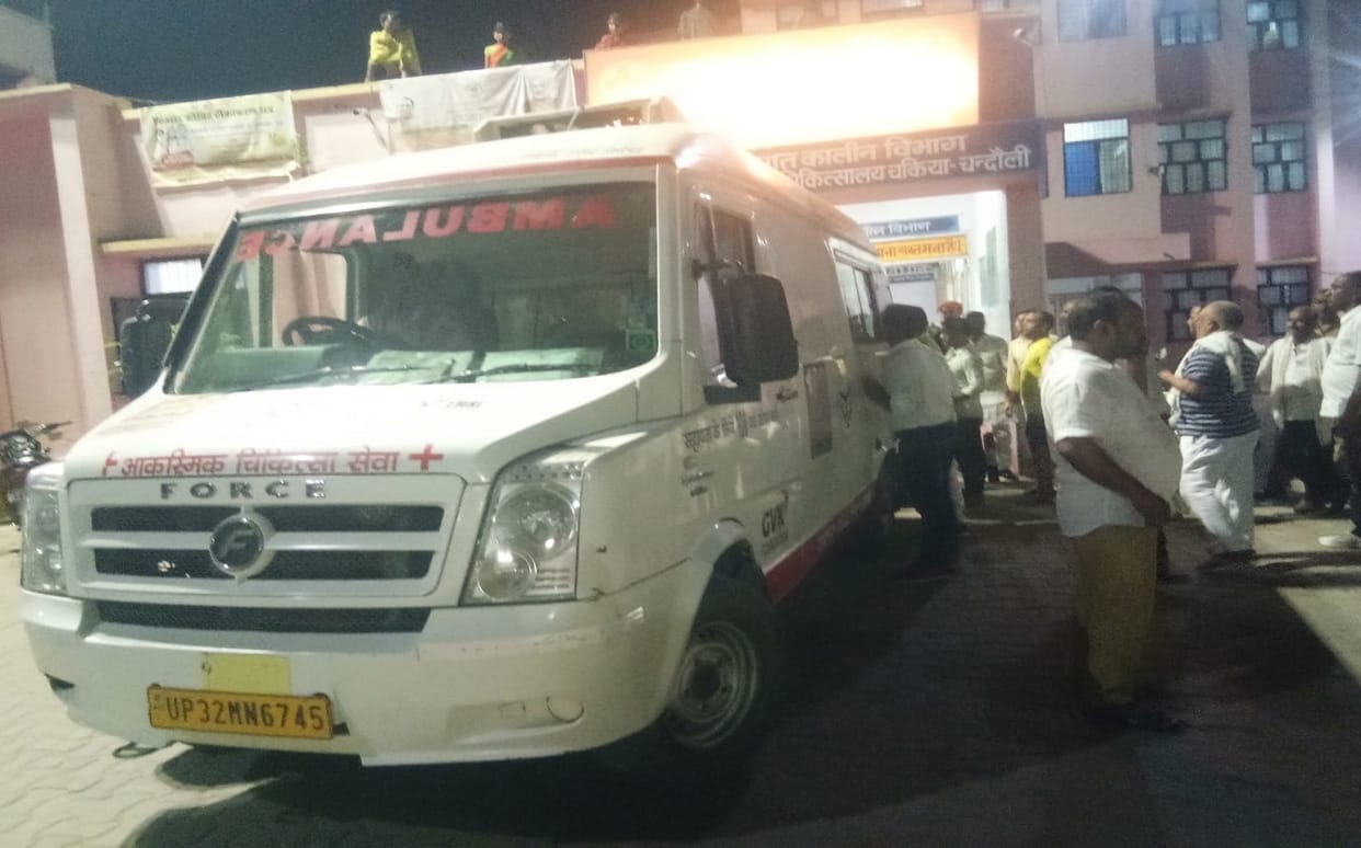 Road accident in Chanadauli Chakia bjp MLA kailash kharwar injured after car collided with dumper