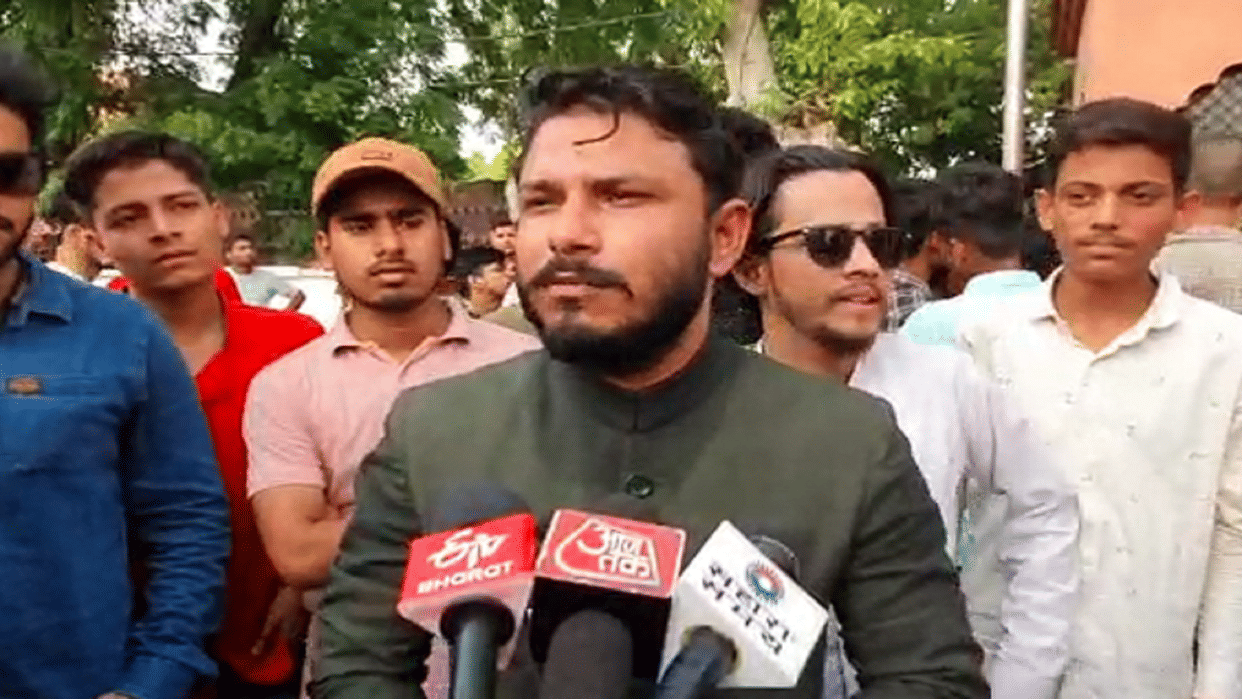 Aligarh AMU students march, demanding the arrest of Nupur Sharma submitted a memorandum to the President
