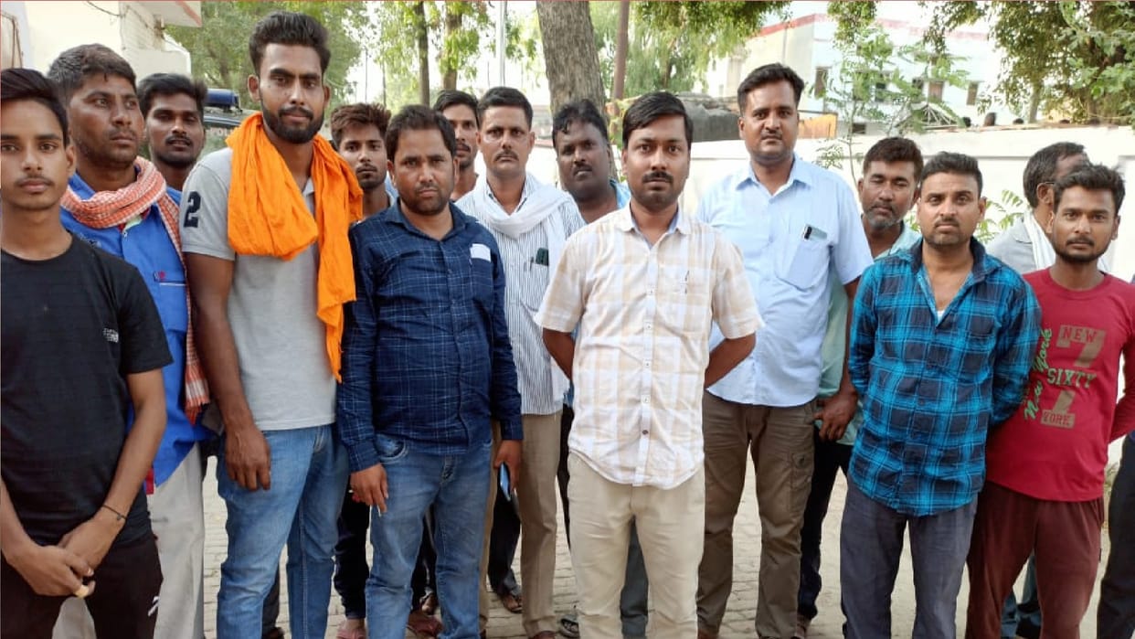 Electricity workers were beaten up after cutting connection