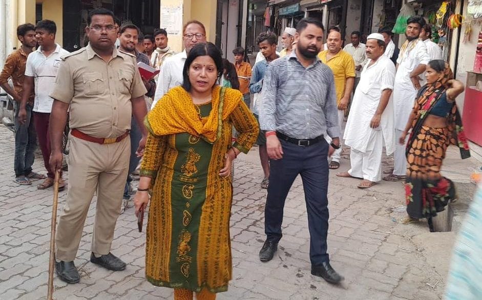 hardoi news,Advice to traders: Stay in limits, put garbage in dustbin