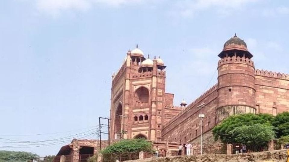 How land measured during time of Emperor Akbar Know about Zarib system started in Sikri