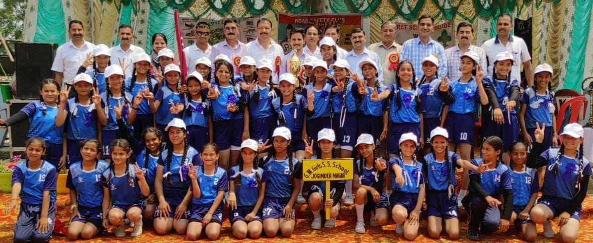mandi news, himachal news, girl school jogindernagara, winner, marchpast