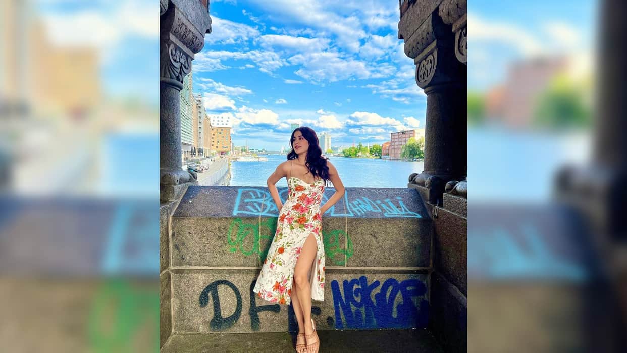 Bawaal Actress Janhvi Kapoor shared beautiful pictures from Berlin, see amazing photos here