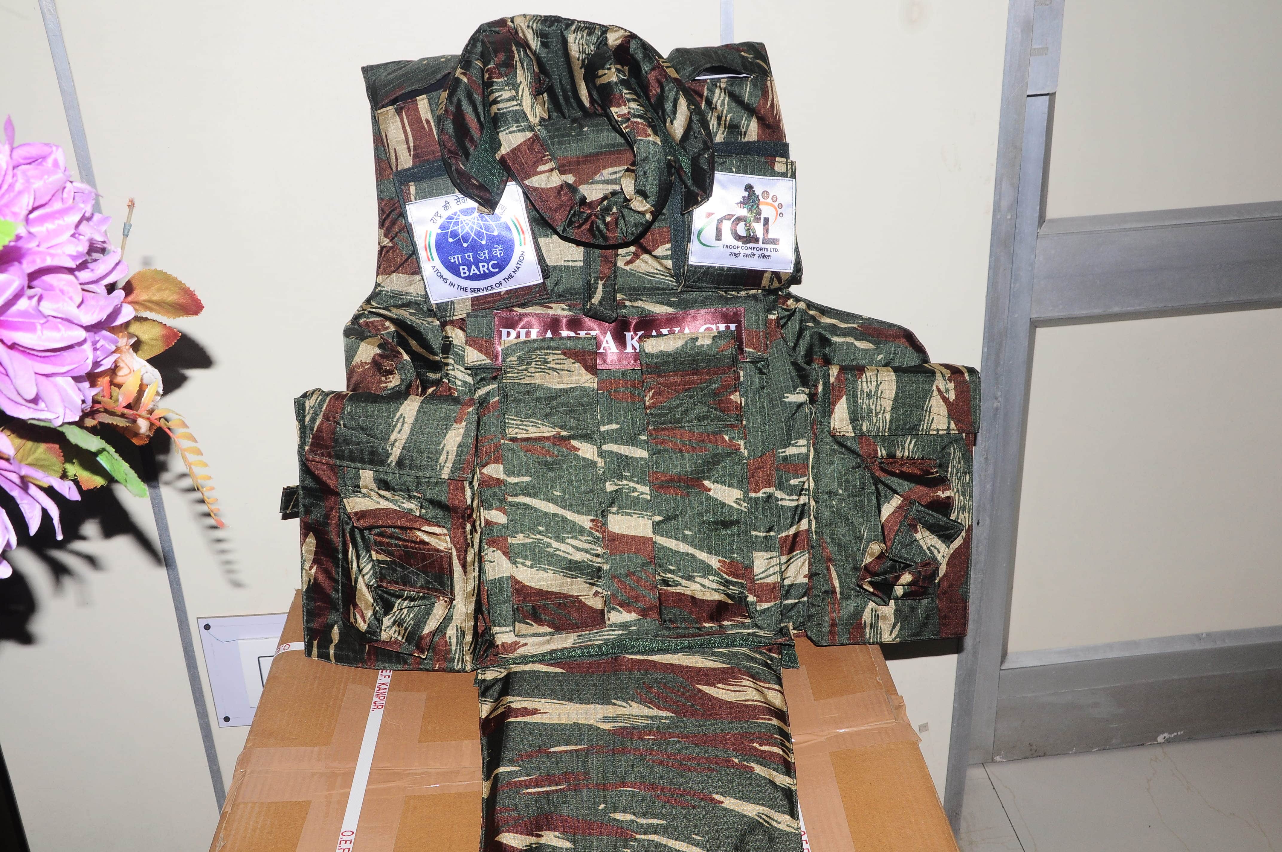 Security cover: Bullet proof jacket made in OEF, AK-47 bullets are also ineffective, lightest jacket ever