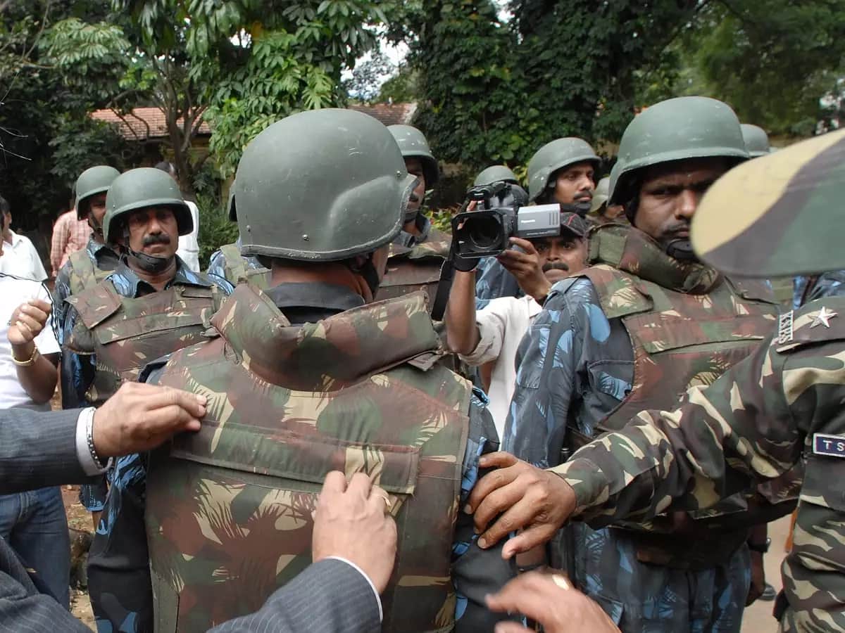 Security cover: Bullet proof jacket made in OEF, AK-47 bullets are also ineffective, lightest jacket ever