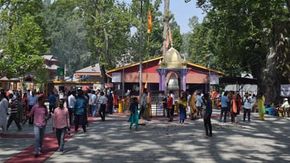 Kheer Bhawani Mela: Tulmula resonated with the cheers of Kheer Bhawani, Kashmiri Pandits prayed for peace