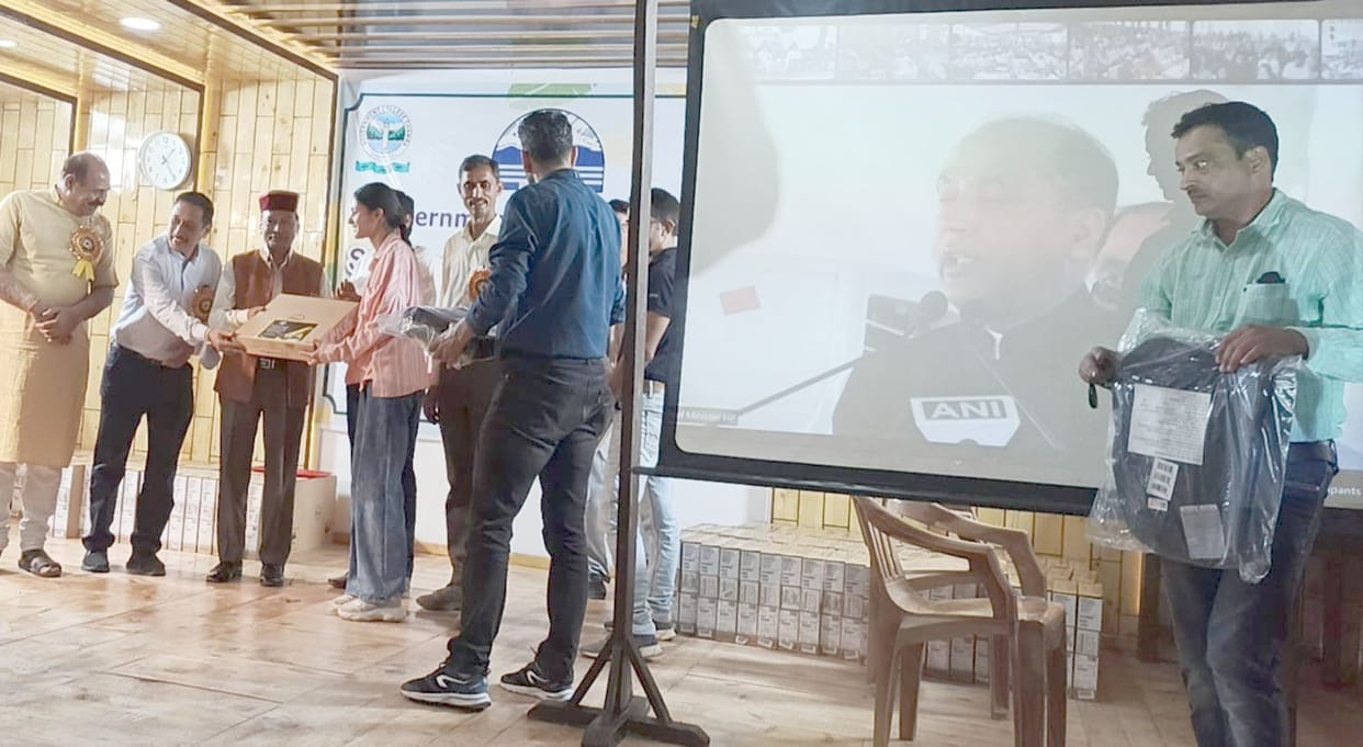 CM was addressing from Mandi, laptops were already distributed to MLA in Chamba