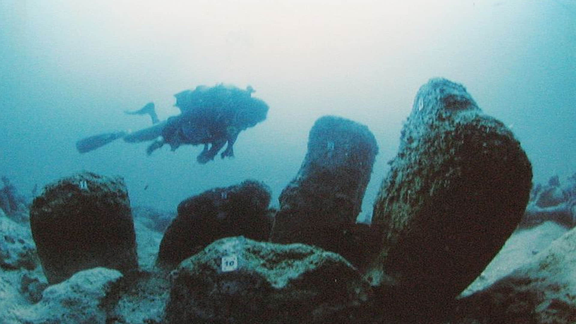 World Ocean Day: Most Mysterious Places in the Oceans Know More in Hindi