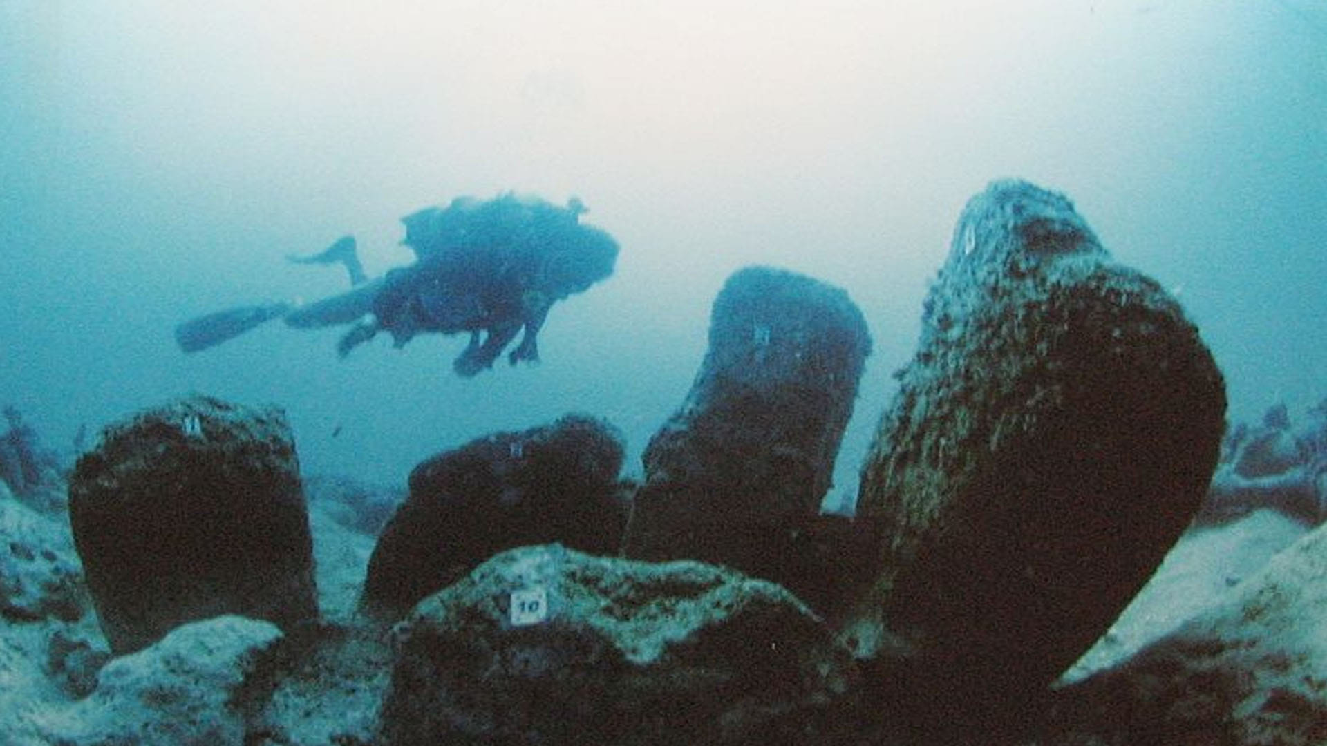 World Ocean Day: Most Mysterious Places in the Oceans Know More in Hindi