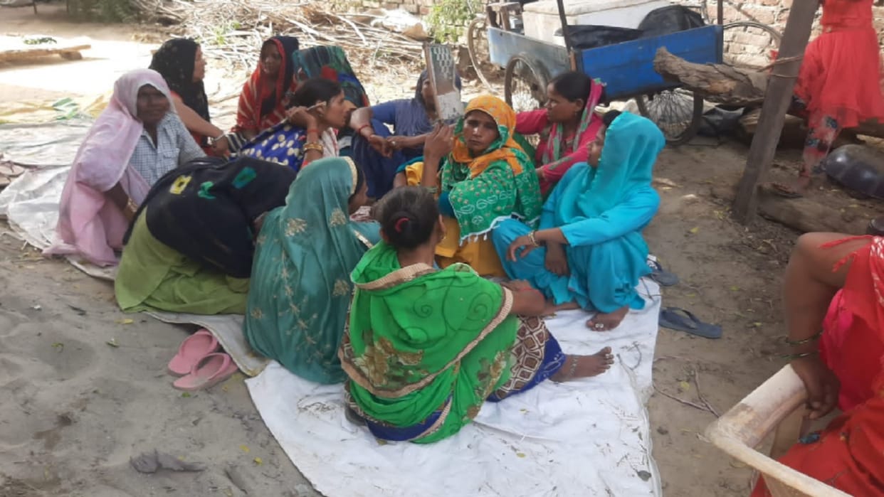 Bijnor Accident News: Two people have died in a road accident, family in socked