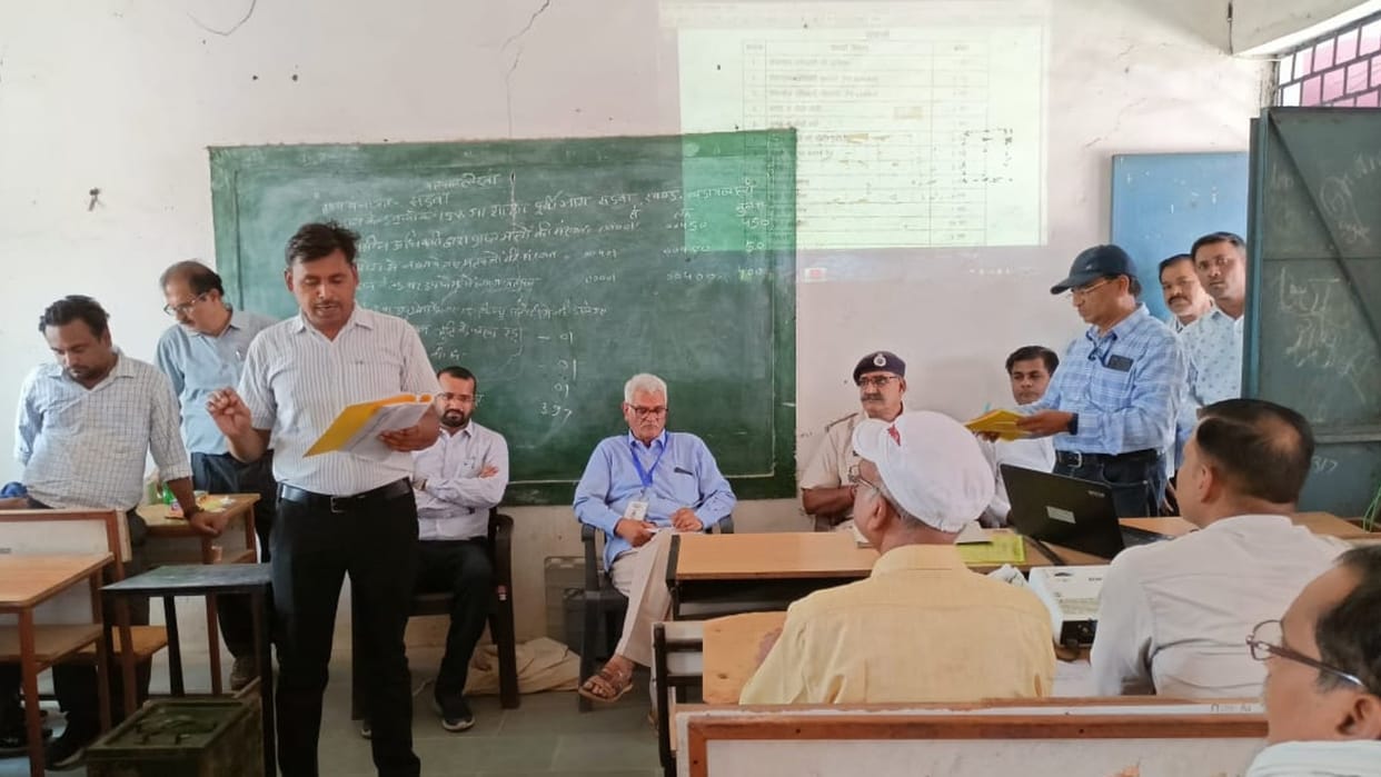 MP Panchayat Chunav: Observer inspected the polling station, 2416 polling stations were set up in Chhatarpur