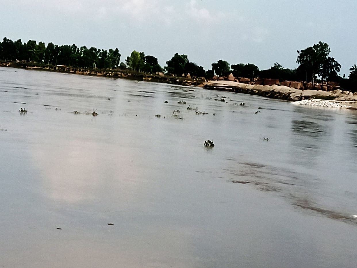 The embankments are not yet built near the monsoon