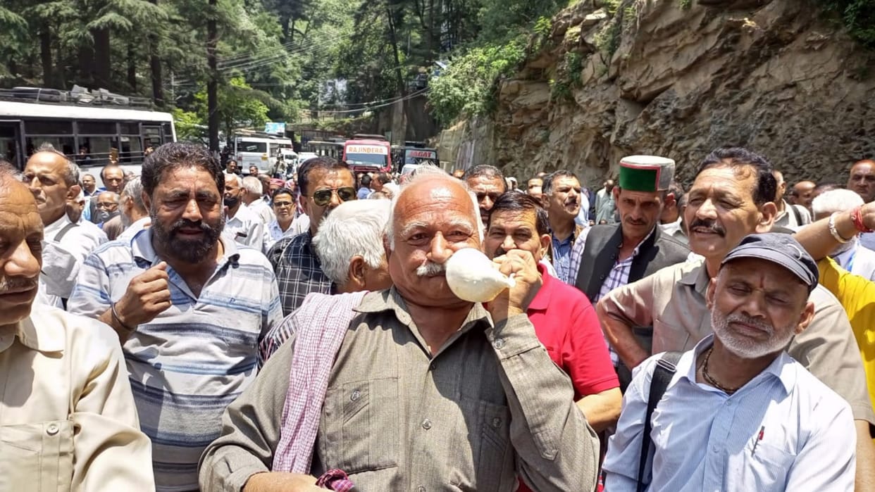 HRTC Pensioners Protest In Shimla himachal pradesh