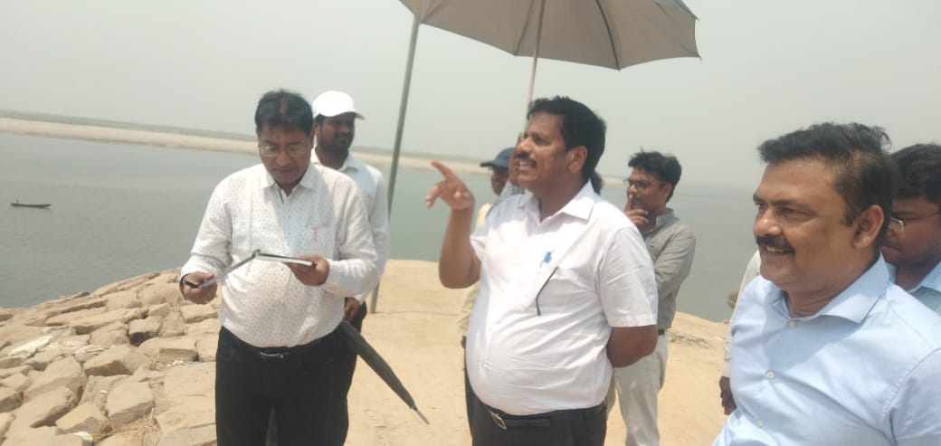 The officials took stock of the anti-flood work