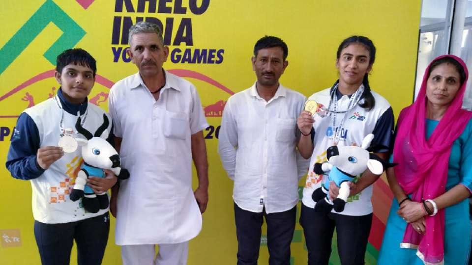 Sonakshi and Bhawna set record in weight lifting in Khelo India Youth Games 2021