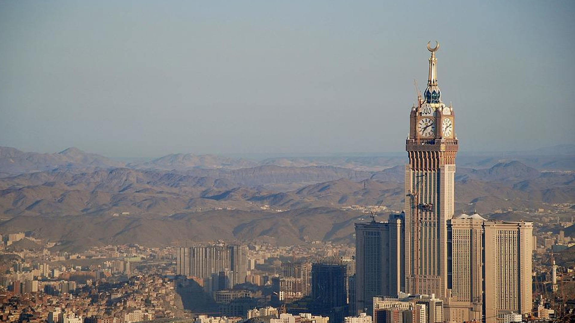 Know Arab Countries Weird Rules And Regulations In Hindi