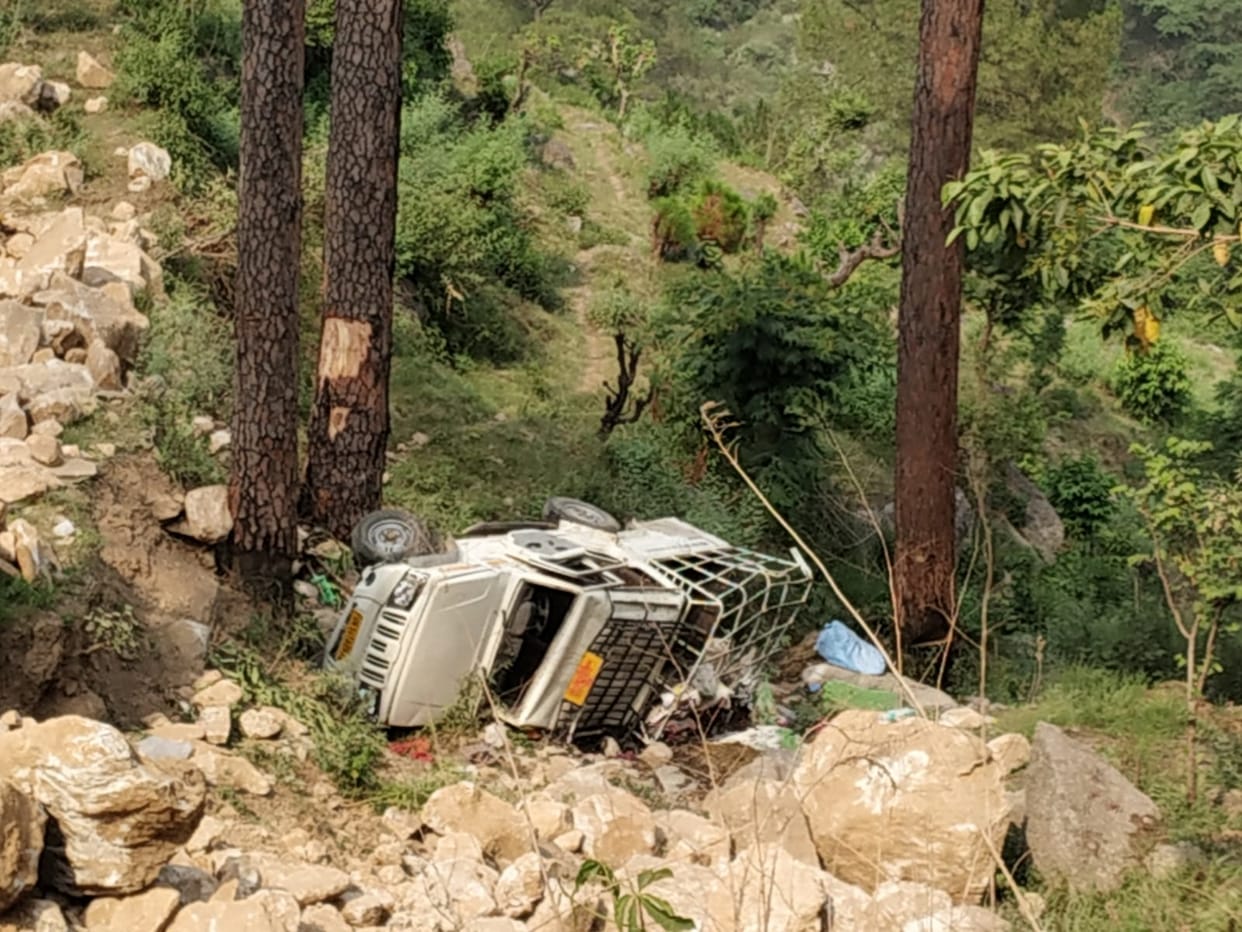 Accident in Tehri Ghansali, Utility falling into ditch, Five killed in Accident