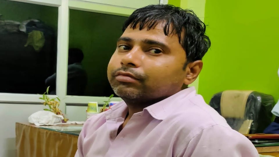 artisan arrested for giving false information of silver loot to police in agra