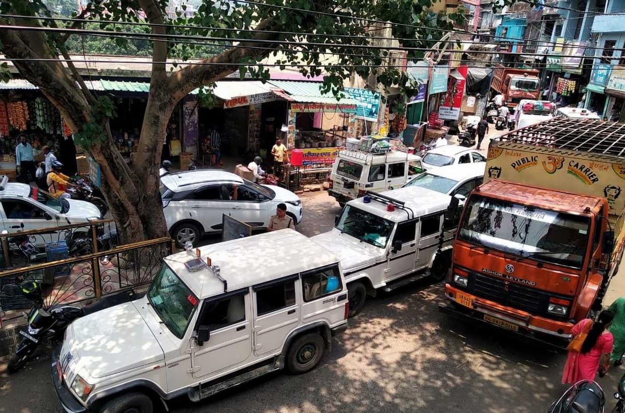 VIP Movement in Bageshwar Creates Jam