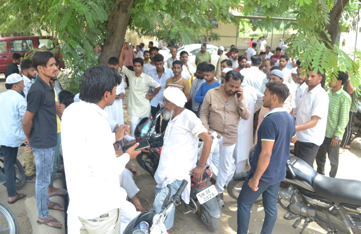 Truck collides with tempo, one killed, seven injured
