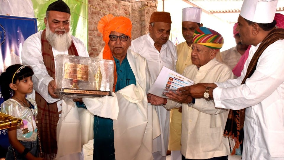 Jaipur: Poet-satirist Farooq Afridi received Sudarsh Award-2022 for literary service