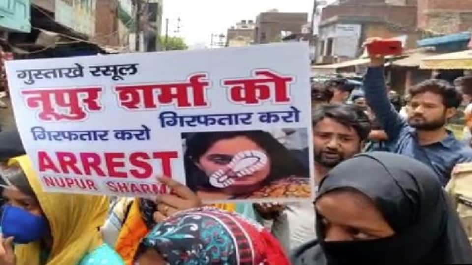 muslim women protest against nupur sharma in firozabad