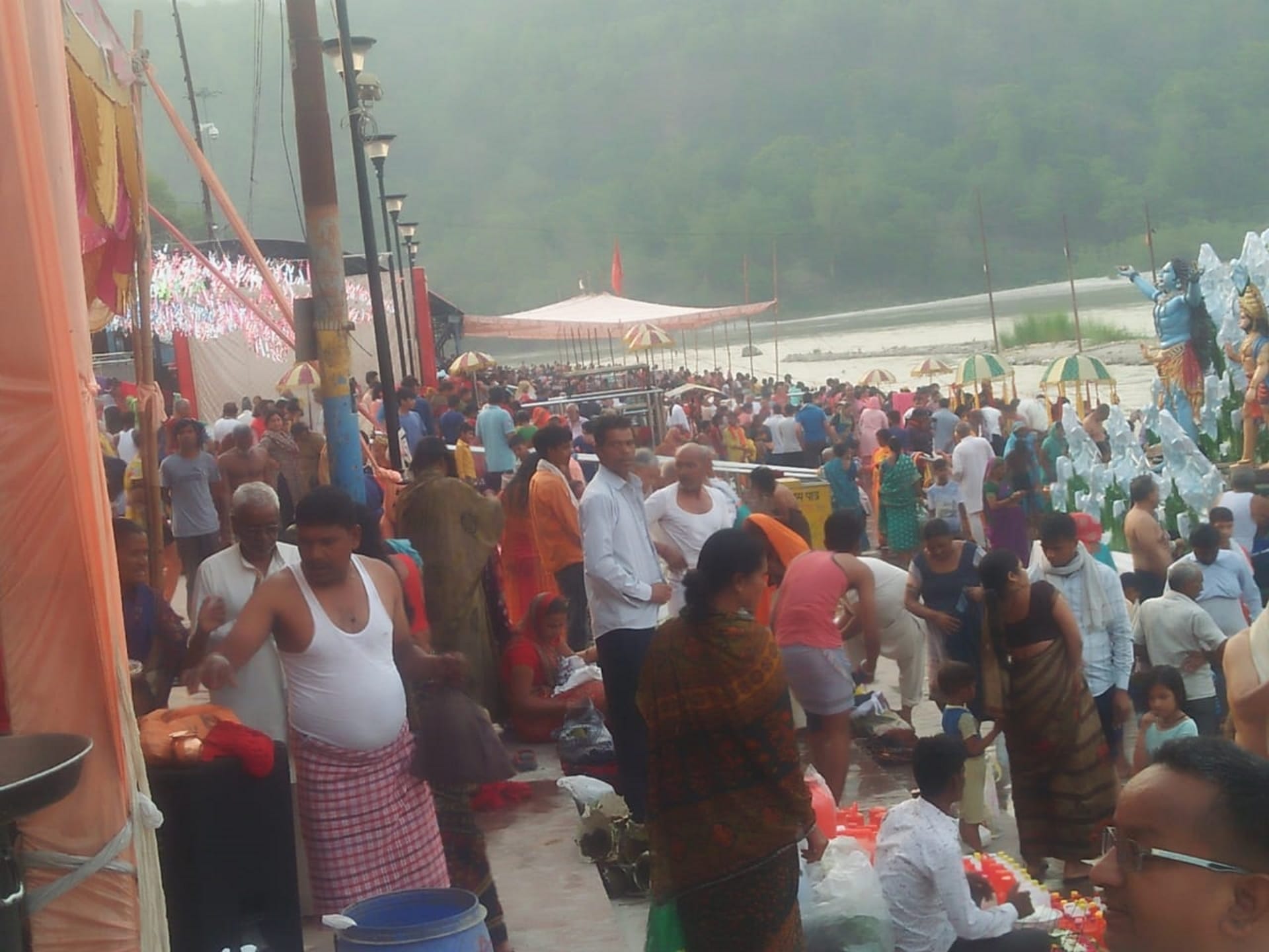 Ganga Dussehra today, lakhs of devotees took bath at the Ganga Ghats of Haridwar, Ganga Dussehra SnanSee Photos