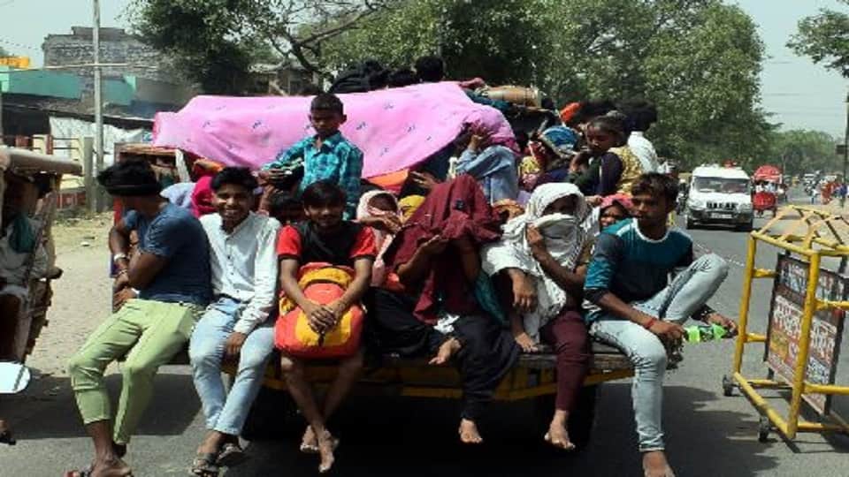 Ganga Dussehra 2022 In Soronji more than two lakh devotees took a dip in the Ganges