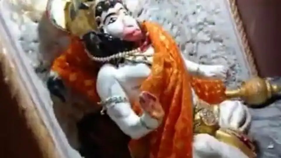 पाकिस्तान में हिंदू के मंदिर पर हमला