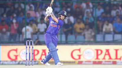 India vs South Africa 1st T20: First Time Seven players have hit three or more sixes in a single T20 match; Shreyas Iyer Equals Aaron Finch Record, Wayne Parnell, David Miller and Rassie Van Der Dussen Record
