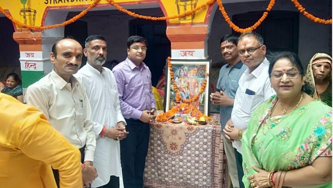 Hathras: Skill shown in Mehndi, Rangoli and One Minute Competition