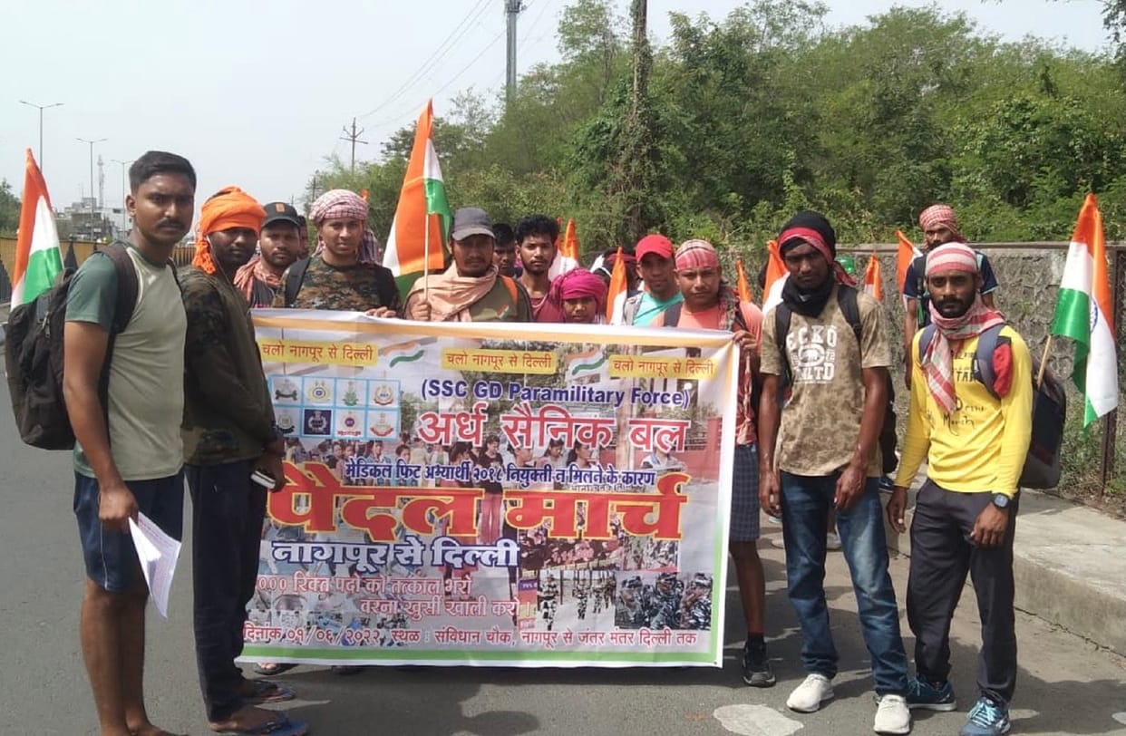 SSC GD 2018: candidates marching from Nagpur to Delhi in 46 degree mercury for recruitment in paramilitary forces
