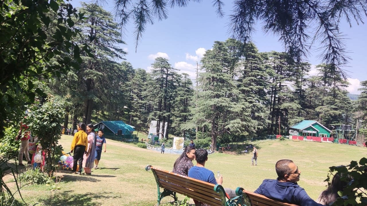 Tourist Place in Jammu Patnitop hotels pack in weekend ten thousand tourists reaching daily
