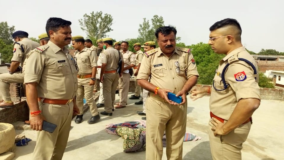 History sheeter commits suicide by shooting himself during police raid in Kasganj