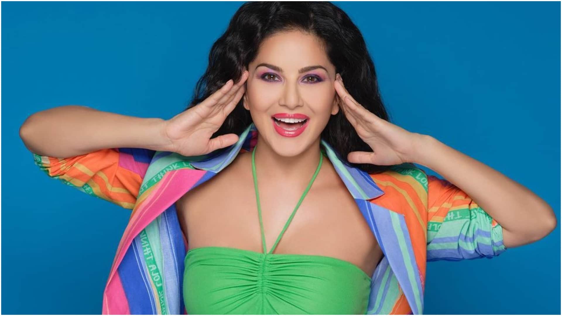 Sunny Leone Swimming Pool Video She Was Pushed By His Friend Into The Pool, Said I Will Take Revenge