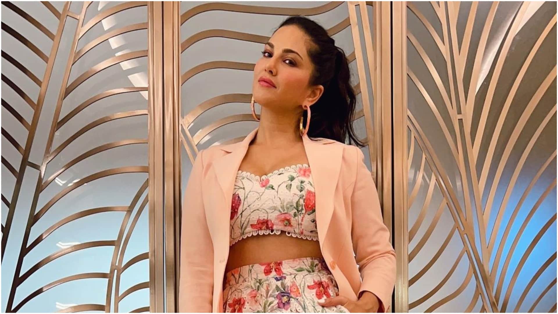 Sunny Leone Swimming Pool Video She Was Pushed By His Friend Into The Pool, Said I Will Take Revenge