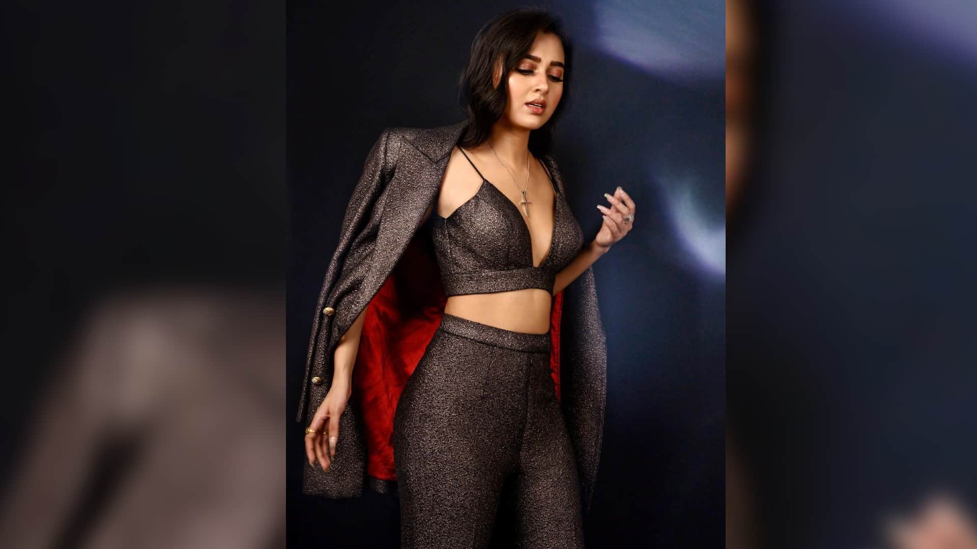 how to get eye look like tejasswi prakash in latest pic