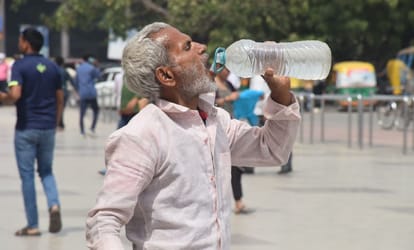 Weather Update varanasi Temperature crossed 44 degree hot winds with strong sunlight became trouble