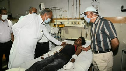 three died due to shop wall collapse in Udaipur CM Gehlot meet injured