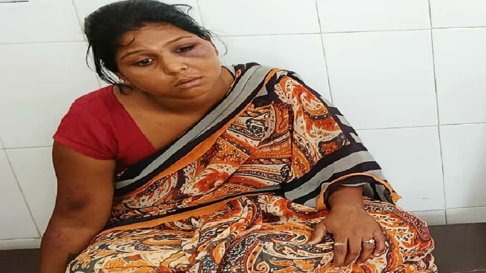 Husband brutally beat wife by tying her hands and feet on birth of daughters in Agra