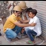 Prayagraj News : अटाला में पथराव और बवाल के बाद पुलिस ने कुछ किशोरों को दबोच लिया है।
