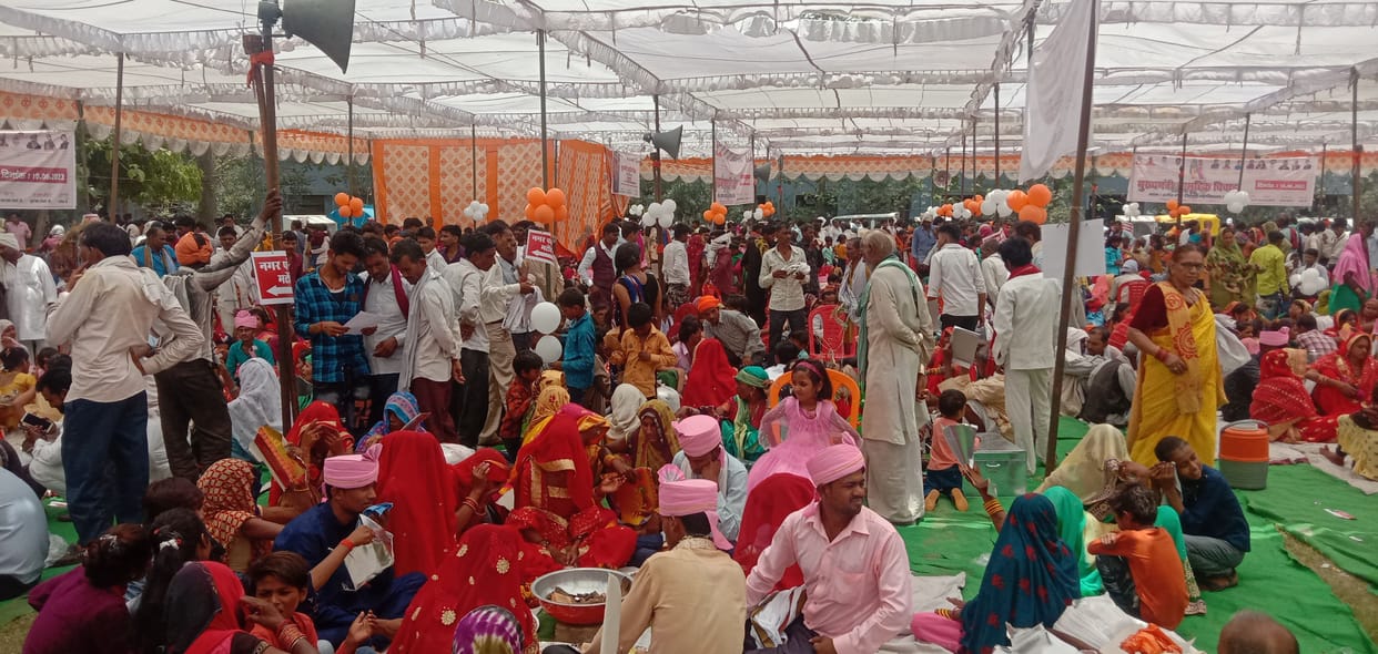 209 Hindu and a Muslim couple got married