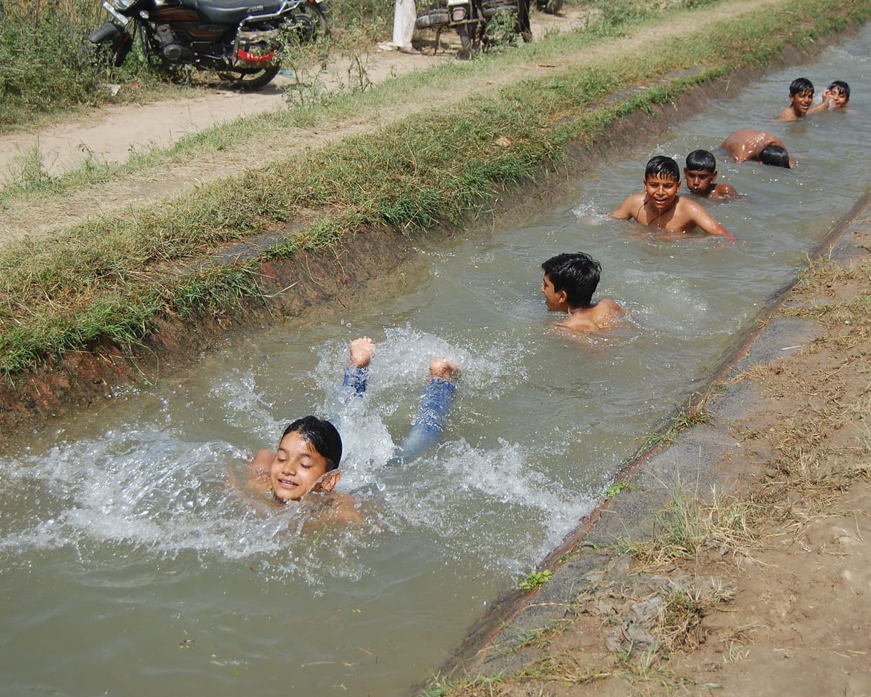 Power cut in hot summer made life difficult