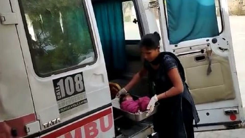 sweeper got delivered in an ambulance CHC superintendent ordered an inquiry agra news