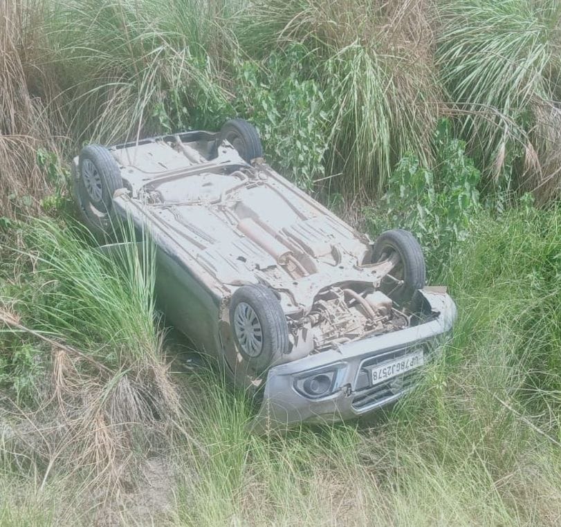 Kanpur Dehat : Car fell into a ravine due to collision with Bolero, five injured, three halts referred