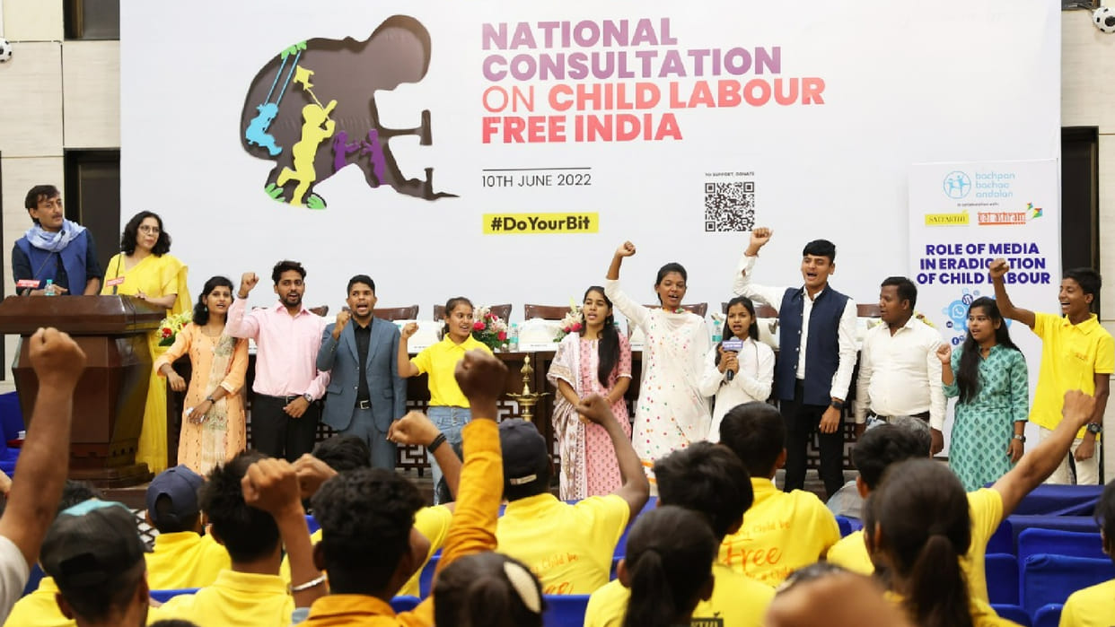 Initiative against Child Labour: 17 year old Lalita walks for miles so that no child is deprived of education Latest News Update