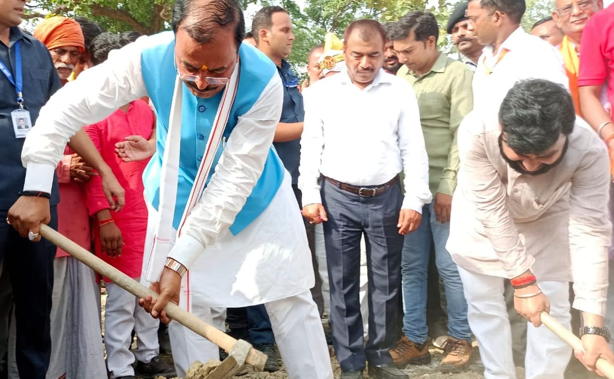 Make lakes free from encroachment and make attractive Ayodhya