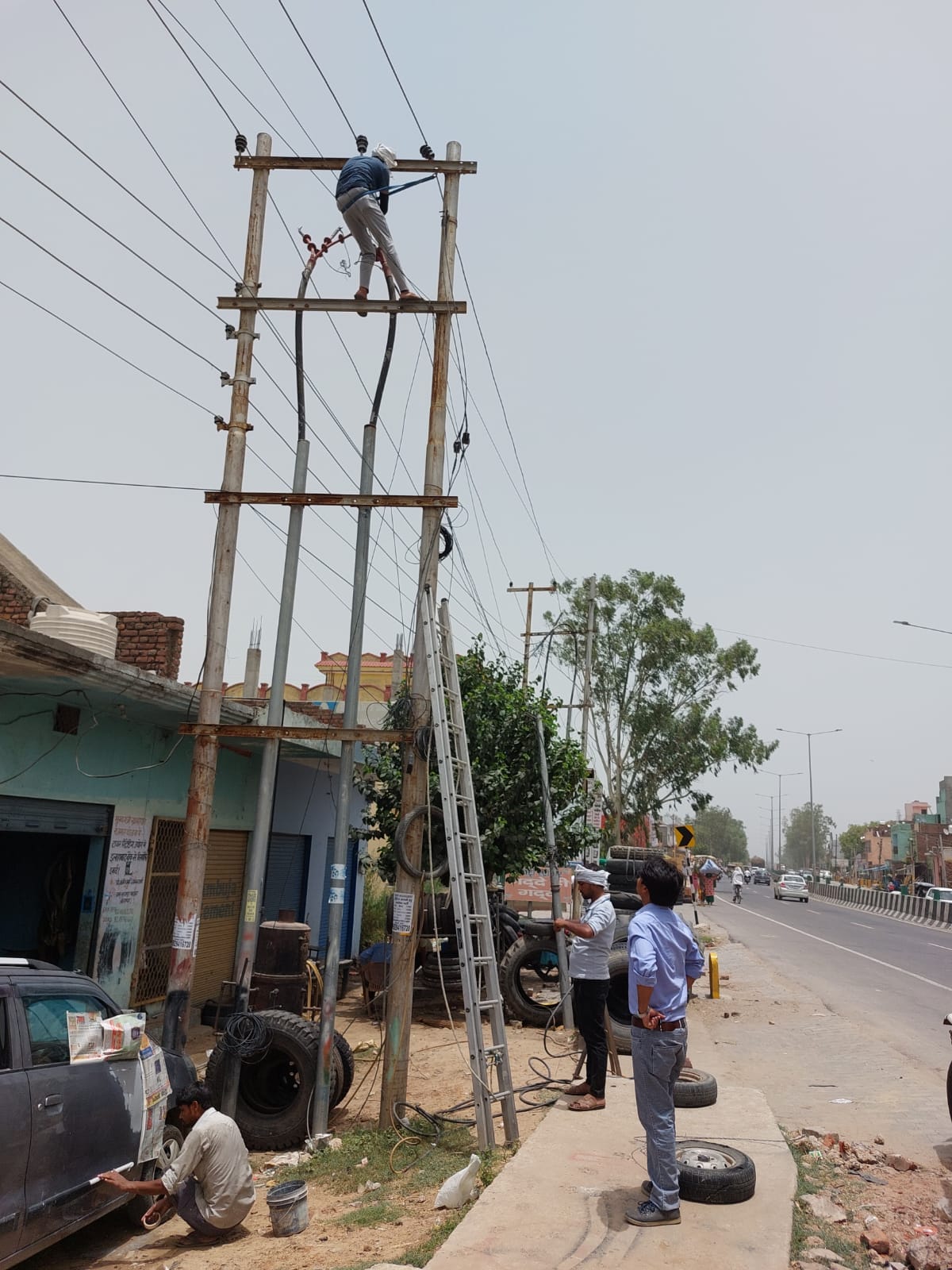 Due to fault in the cable, the electricity of the whole city is falling overnight