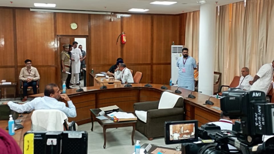 राज्यसभा चुनाव के लिए मतदान