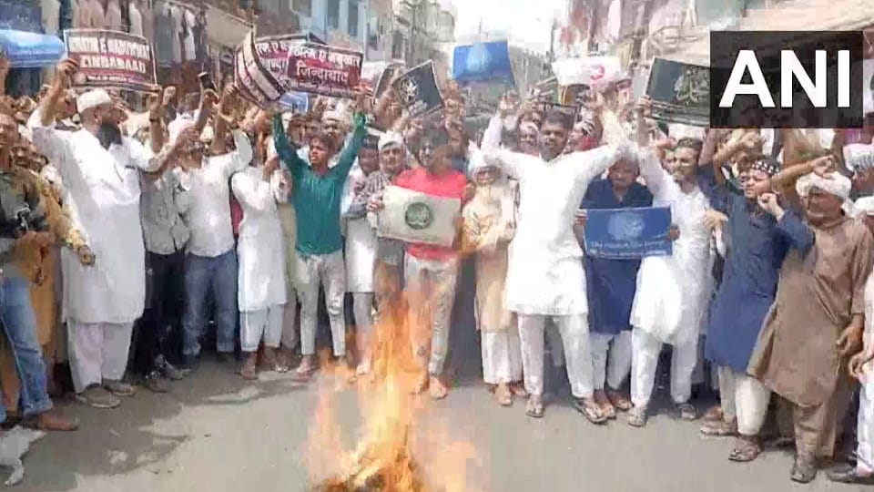 Protest against suspended BJP leader Nupur Sharma and Naveen Jindal in Ludhiana